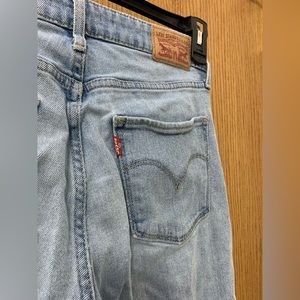 Authentic Levi’s high waisted jeans